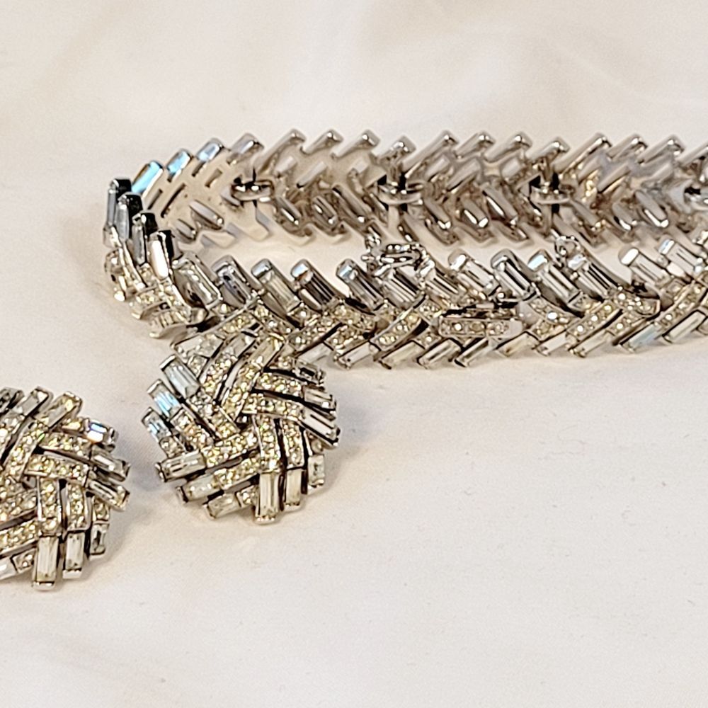 VINTAGE Crown TRIFARI Rhinestone Bracelet & Clip Earrings SET 50s FABULOUS LOT